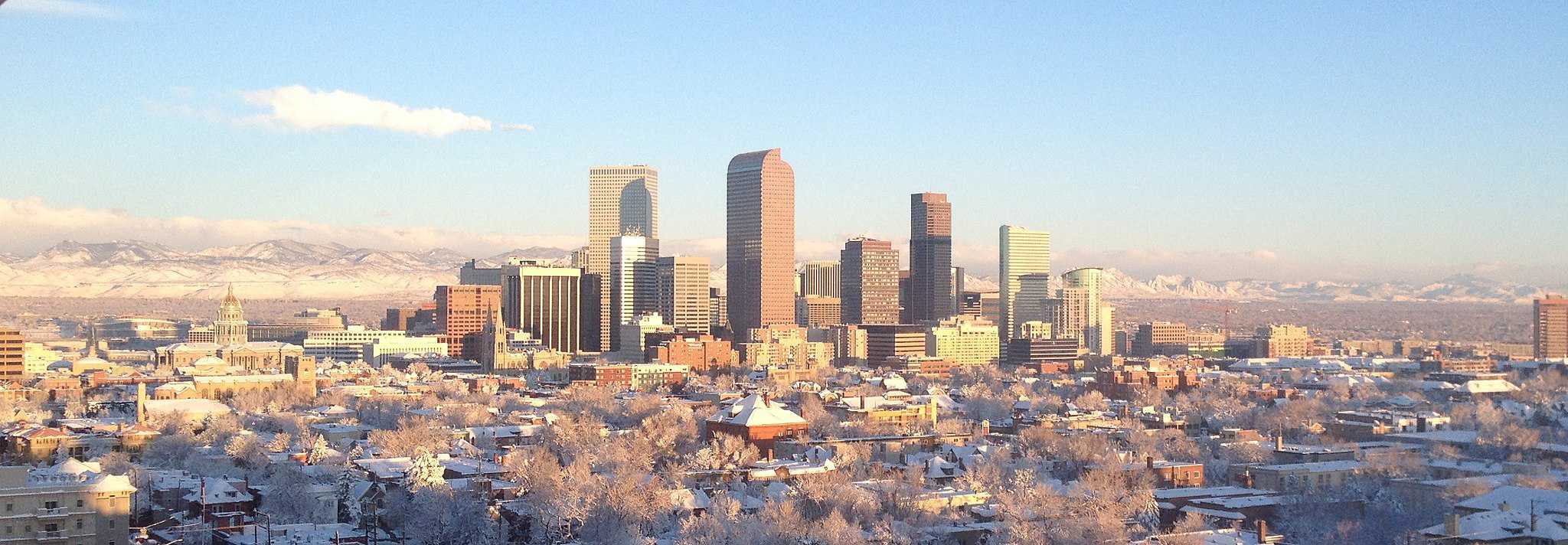 2048pxDenver_Skyline_in_Winter Up with People